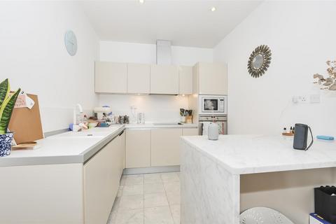1 bedroom apartment for sale, Melliss Avenue, Kew, Surrey TW9