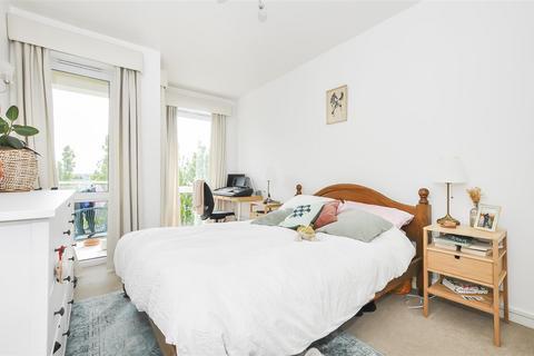 1 bedroom apartment for sale, Melliss Avenue, Kew, Surrey TW9