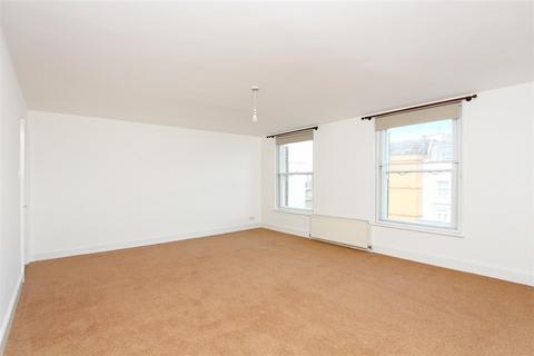 3 bedroom flat to rent, Lavender Hill, London