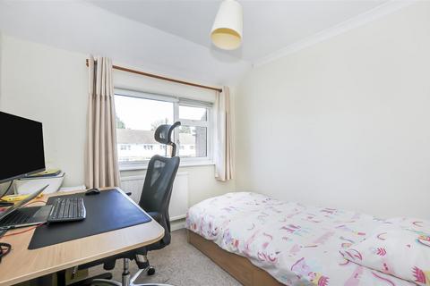 77 Ashbrook Road, Old Windsor, Windsor, SL4 2NE