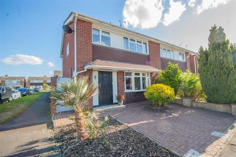 3 bedroom end of terrace house for sale, Meon Close, Chelmsford
