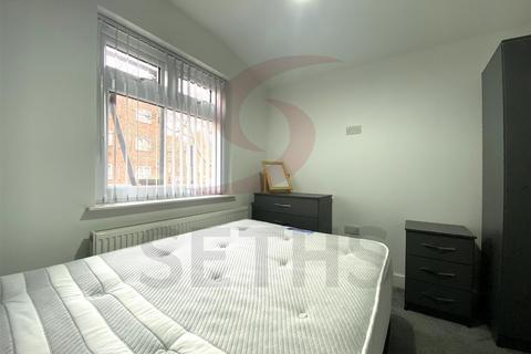 1 bedroom in a house share to rent, Highfield Street, Leicester LE2