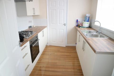 2 bedroom house to rent, Endymion Street, Hull