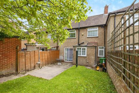 2 Faraday Close, Slough, SL2 1RL