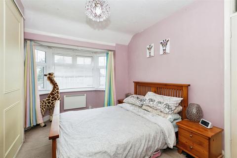 2 Faraday Close, Slough, SL2 1RL