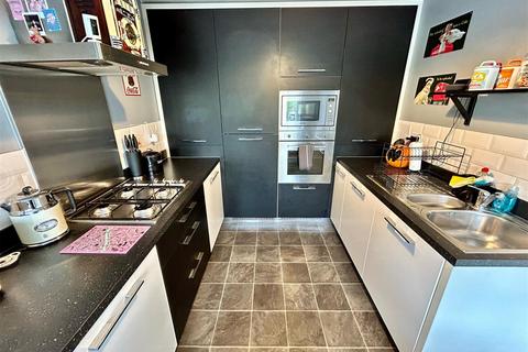7 Corrib Road, Nuneaton, CV10 0QF