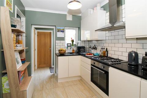 2 bedroom house for sale, Siward Road, London