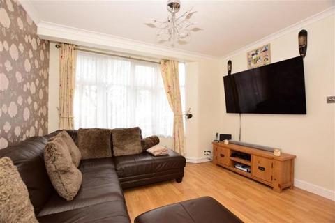 3 bedroom house to rent, St. Albans Avenue, London