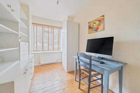 3 bedroom flat for sale, Thanet Lodge, Mapesbury Road, NW2