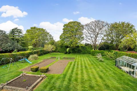 14 Higher Drive, Banstead, SM7 1PF