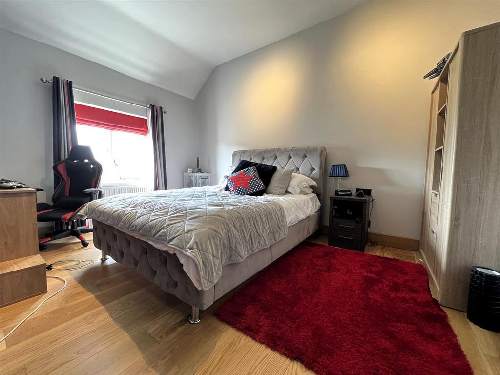 Y Bmi6qx0 TES3 TBJil SX-5g.jpg