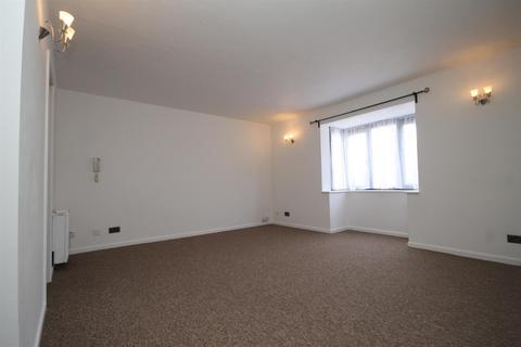 1 bedroom flat to rent, Denmark Road, Carshalton