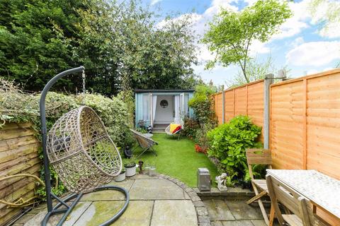 29 Albert Road, Merstham, Redhill, RH1 3LU
