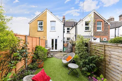 29 Albert Road, Merstham, Redhill, RH1 3LU