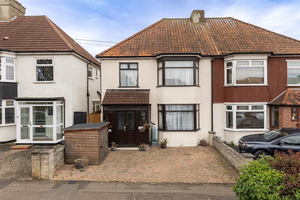 Highfield Road, Woodford Green 3 bed semidetached house £550,000