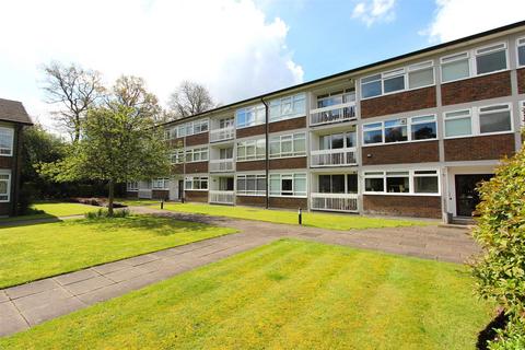 3 bedroom apartment for sale, Station Approach, Tadworth