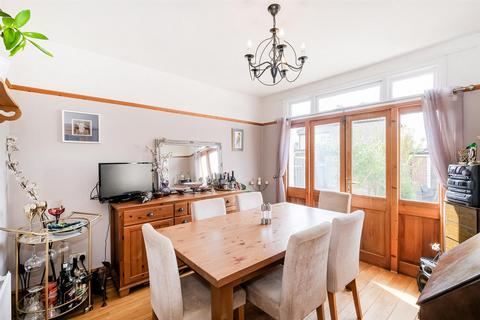 3 bedroom end of terrace house for sale, Alpha Road, Chingford