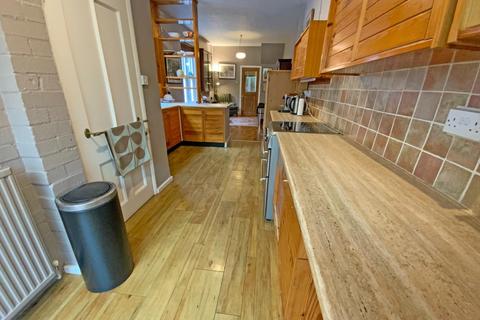 84 Howard Road, Leicester, LE2 1XH