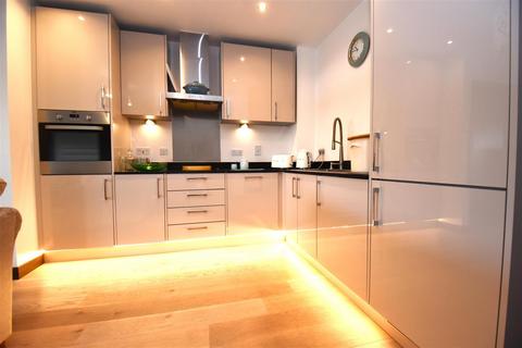 1 bedroom flat for sale, Fairfax Drive, Westcliff-On-Sea