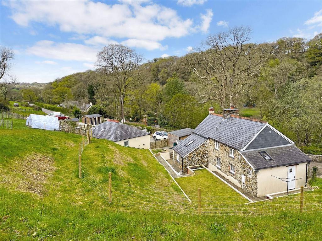 Yeo Vale, Bideford 4 bed detached house for sale £575,000