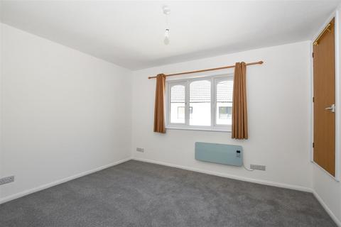1 bedroom maisonette to rent, Baytree Close, Park Street
