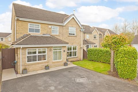 4 bedroom detached house for sale, Greenholme Close, Burley in Wharfedale LS29