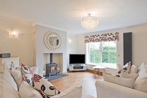 4 bedroom detached house for sale, Greenholme Close, Burley in Wharfedale LS29