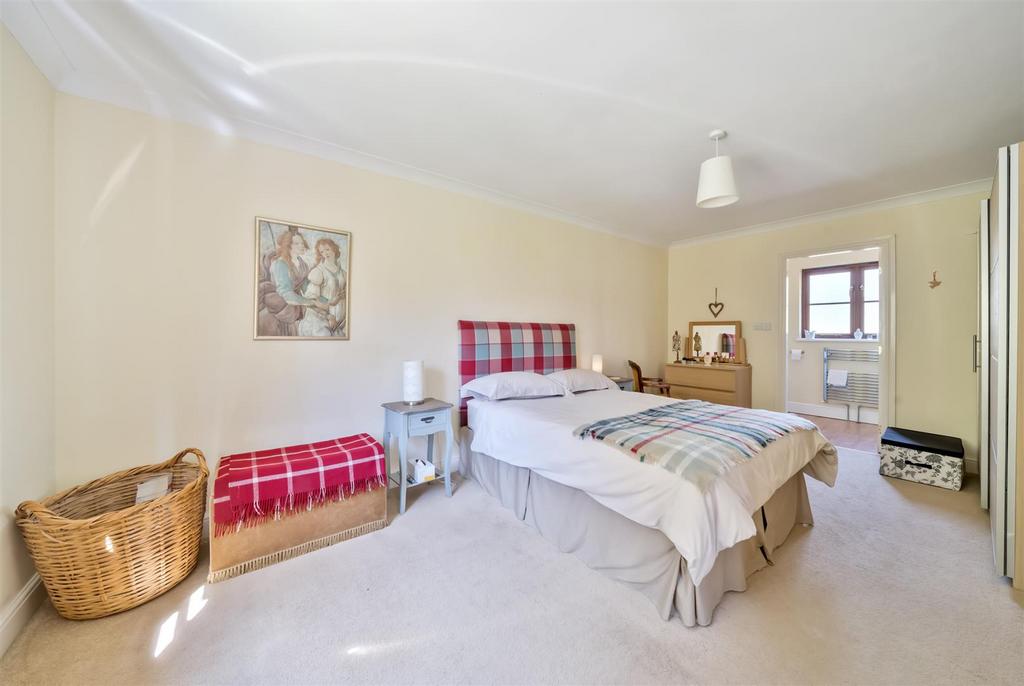 Bedroom 1.jpg