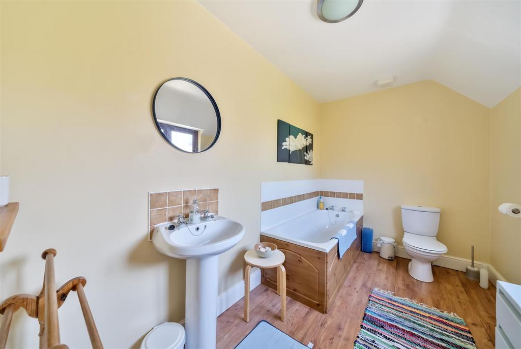 Bathroom.jpg