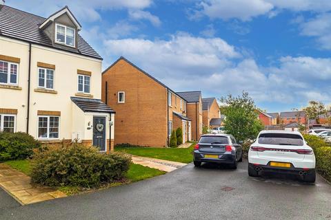 3 bedroom townhouse for sale, Heaton Green, Leigh