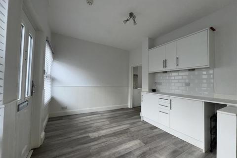 1 bedroom flat for sale, St. Augustine Road, Littlehampton, BN17 5NG