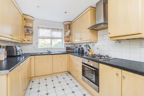 4 bedroom detached house for sale, Homeland Drive, Sutton