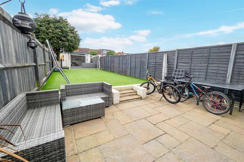 45 Chertsey Drive, Sutton, SM3 9UL