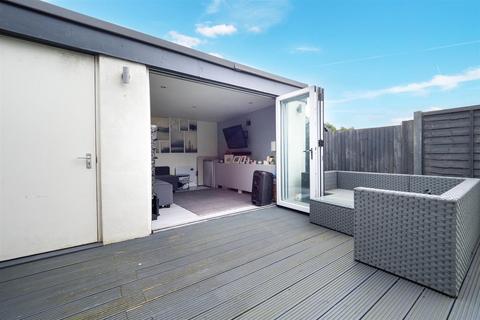 45 Chertsey Drive, Sutton, SM3 9UL