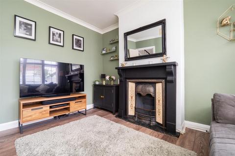 45 Chertsey Drive, Sutton, SM3 9UL