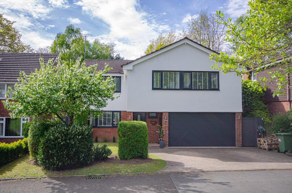 Primrose Hill, Cuddington, Northwich, CW8 5 bed detached house for sale
