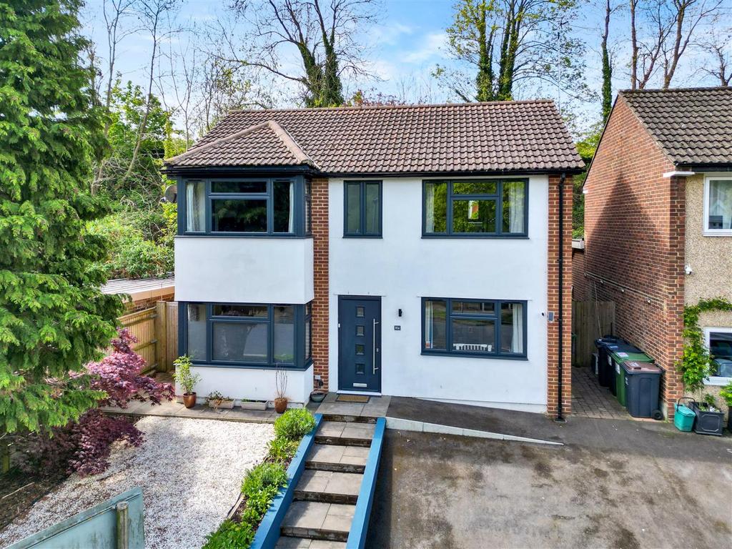 Ravensbourne Avenue, Shortlands, BR2 3 bed detached house for sale £