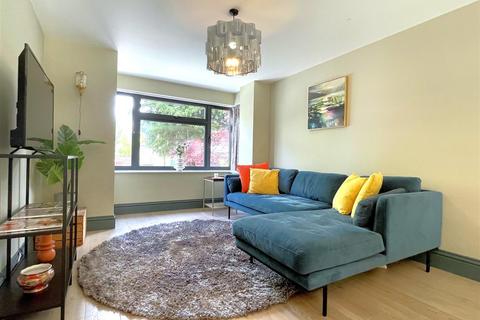 3 bedroom detached house for sale, Ravensbourne Avenue, Shortlands, BR2