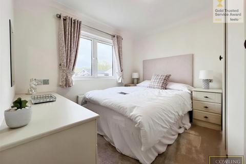 2 bedroom park home for sale, Hawkswood Road, Downham, Billericay