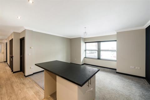 Flat 1, Prospects Court, 20 Holmesdale Road, Reigate, RH2 0BQ