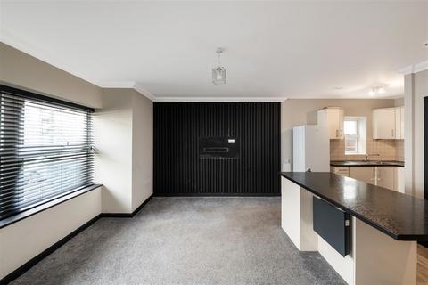 Flat 1, Prospects Court, 20 Holmesdale Road, Reigate, RH2 0BQ