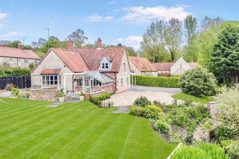 4 bedroom detached house for sale, Waney Edge, Newton