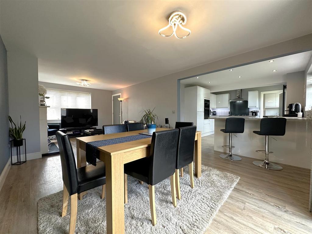 OPEN-PLAN Living Space 887