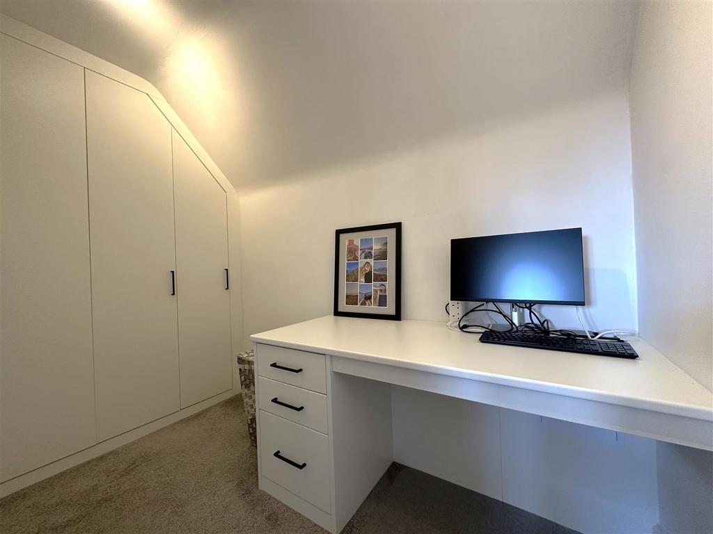 Study Area/ Dressing Room 852