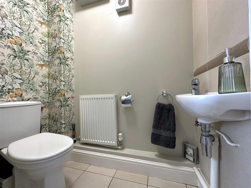 Ground Floor W.C 866