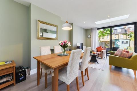 47 Edna Road, Raynes Park, London, SW20 8BS