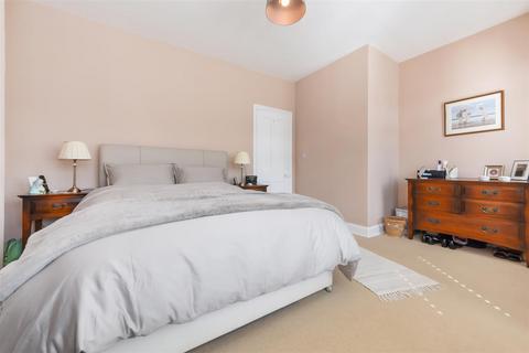 47 Edna Road, Raynes Park, London, SW20 8BS