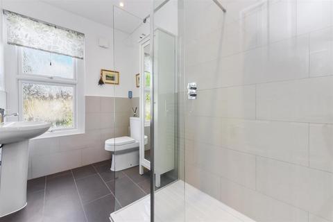47 Edna Road, Raynes Park, London, SW20 8BS