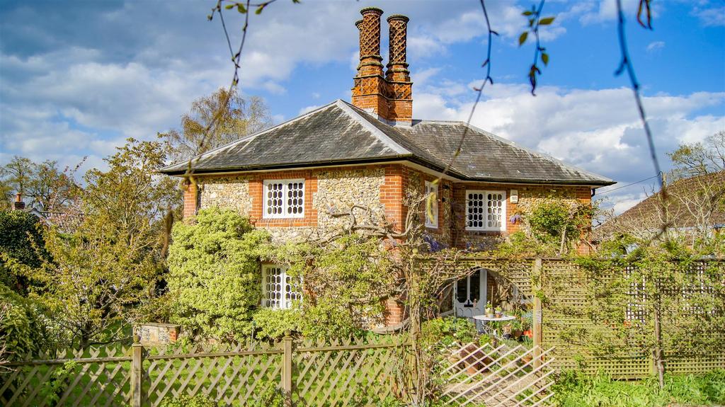 Hardwick Lane, Bury St. Edmunds 4 bed detached house for sale £575,000