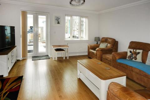 4 bedroom property for sale, Ash Close, Littlehampton BN17